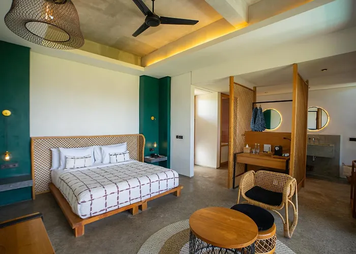 Shore Amora 5*